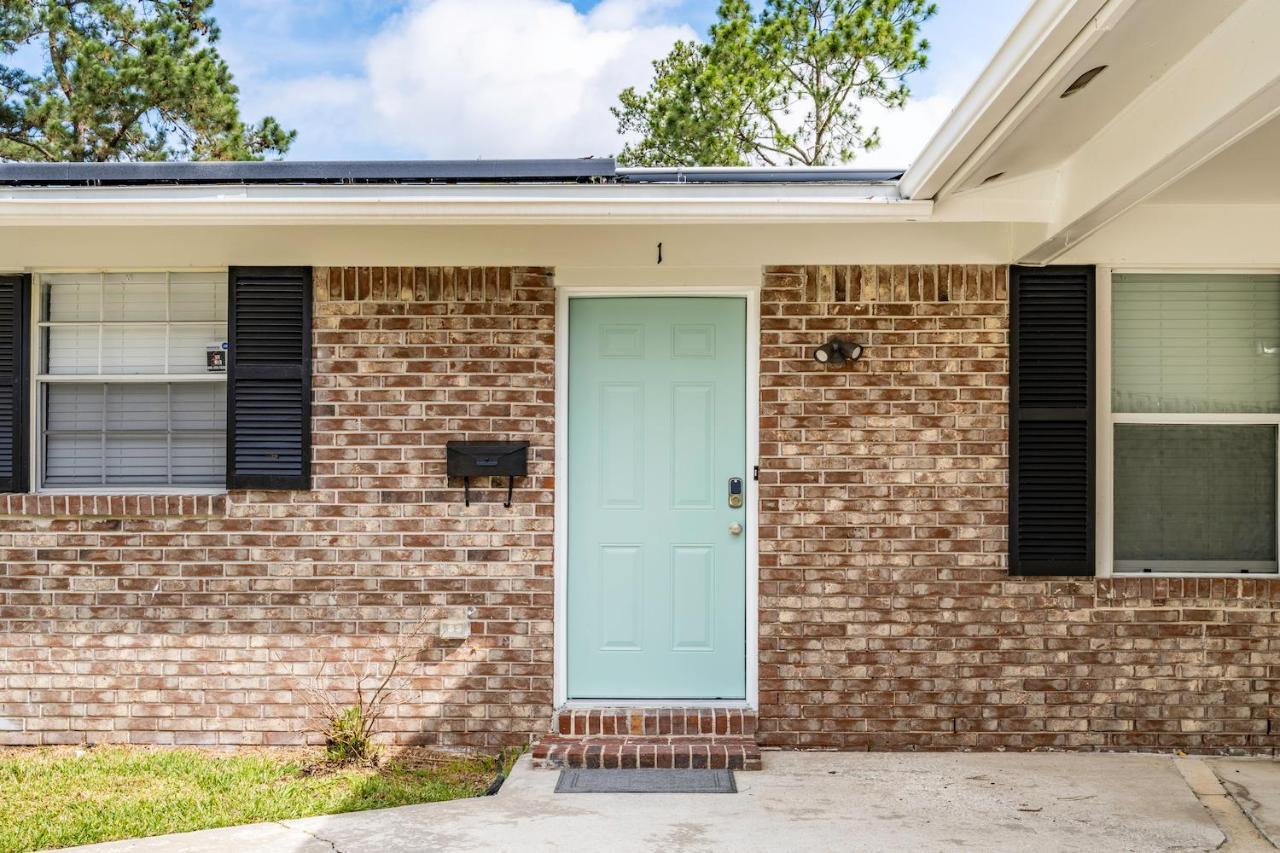 Jacksonville Retreat: Unwind In Style At Our Cozy Duplex Apartment Exterior photo